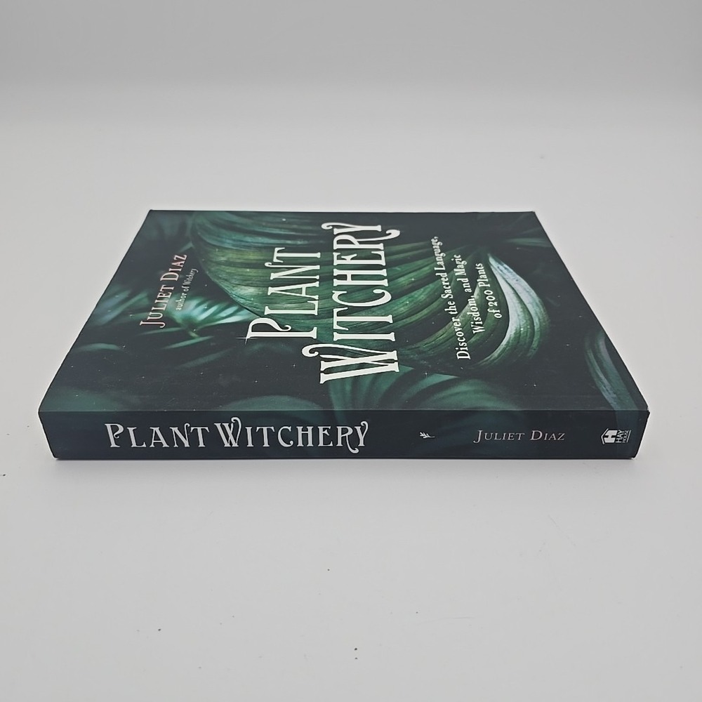 Plant Witchery: Discover the Sacred Language, Wisdom,‎ and Magic of 200 Plants - Picture 5 of 6
